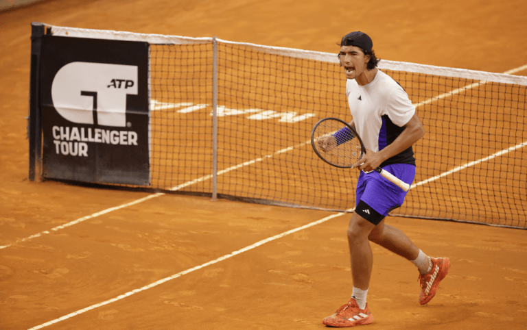 Henrique Rocha salva 'match point' até rumar aos oitavos 1 70