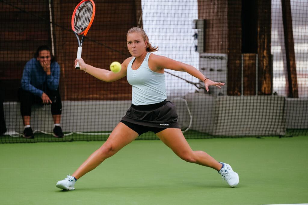 Uma Matilde de 15 anos a desafiar a outra... de 20 3 ANGELINA VOLOSHCHUK 010 SF 1