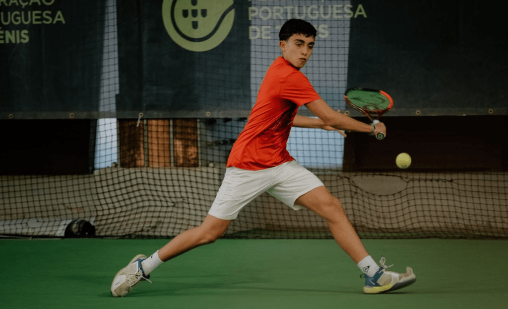 Jorge Vanine ‘mestre’ dos sub-16 1 2 9