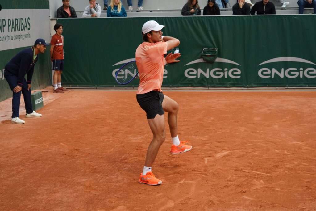 Jaime Faria perde na estreia parisiense em quatro ‘sets’ 2 TLLhh8Zs