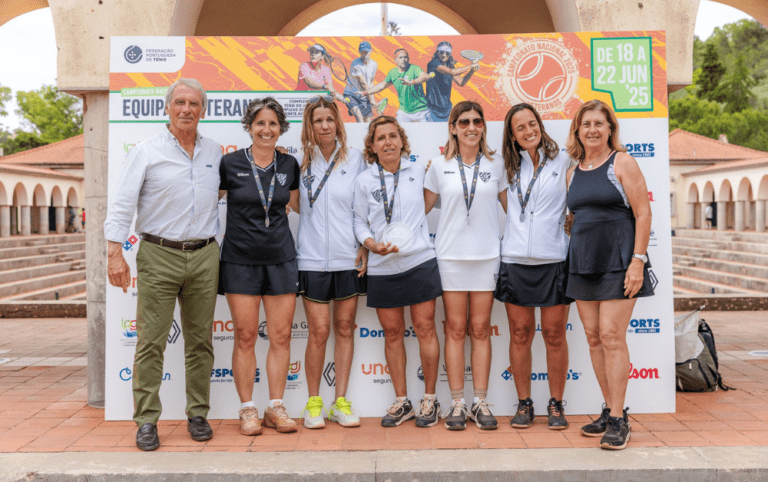 Títulos nacionais de equipas femininas a rodar 2 9