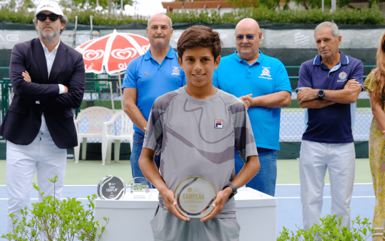 Francisco Sardinha e Constança Fernandes campeões nacionais de sub-14 3 3