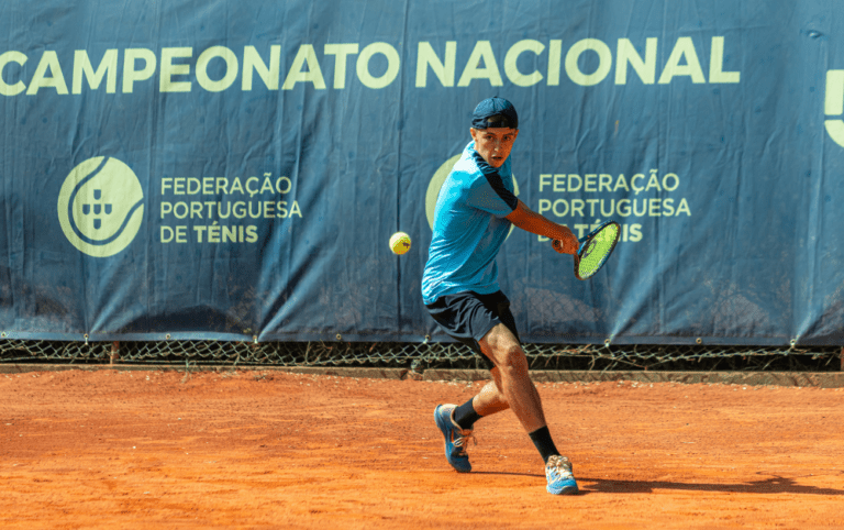 Campeões de sub-16 com esperança de bisar no Nacional 3 4