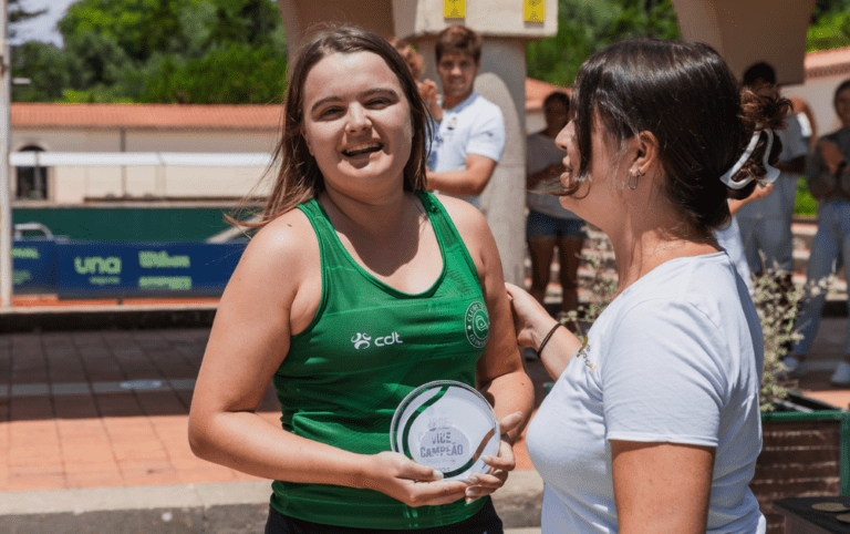 ANA Godomar e Rackets Pro Academy EUL campeões nacionais da II Divisão 7 8