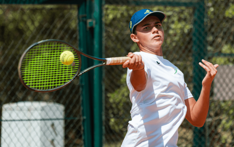 Campeões de sub-16 com esperança de bisar no Nacional 8 9