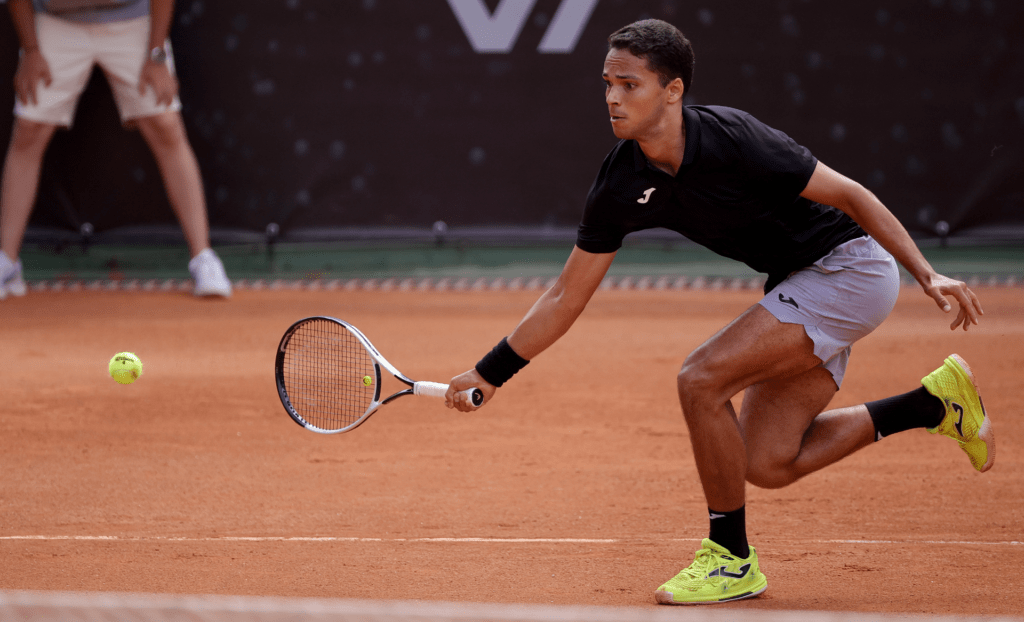Pedro Araújo afastado nos oitavos da CT Porto Cup 3 6 50