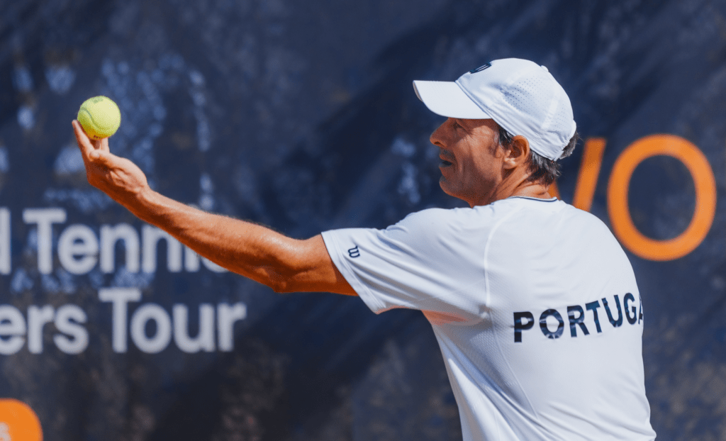 Vitória lusa na Fred Perry Cup M50 4 6 6
